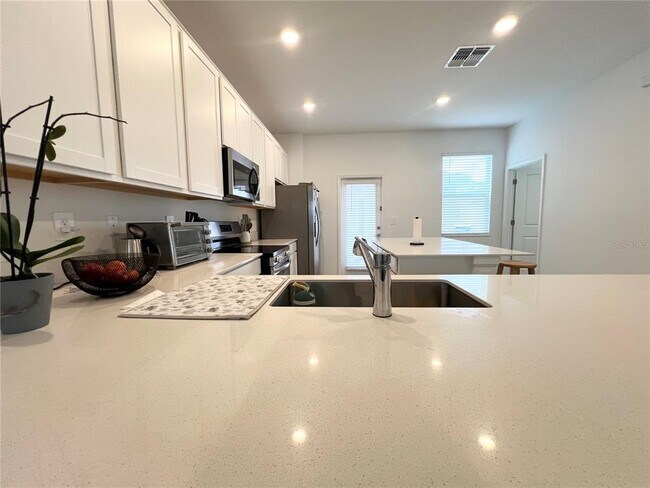 Building Photo - 6021 Blissful St