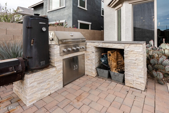 Building Photo - 4381 E Rawhide St
