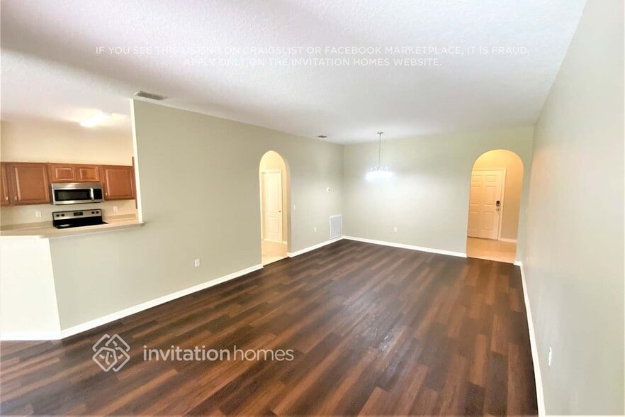 Building Photo - 3155 Burdock Ave