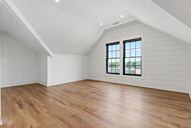 Building Photo - 99 Lynde St