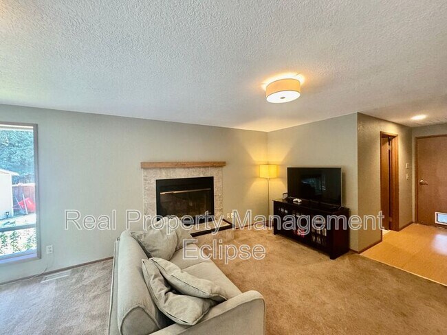 Building Photo - 32205 8th Ave SW