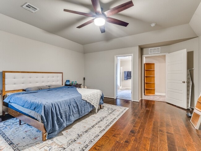 Building Photo - 2606 W Baton Rouge Pl