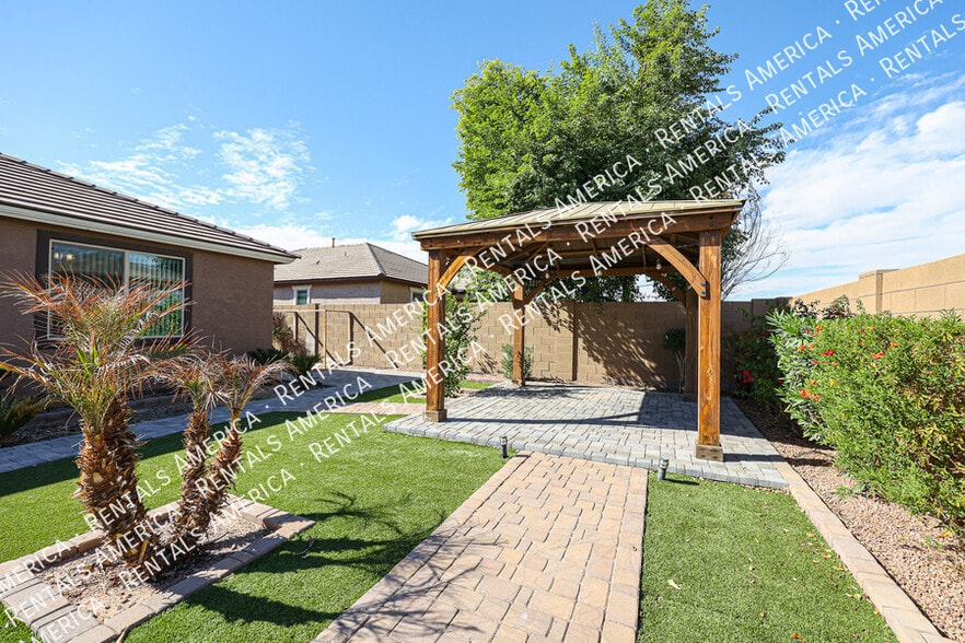 Building Photo - 15734 W McKinley St