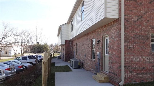 Building Photo - 331 Burley Ave