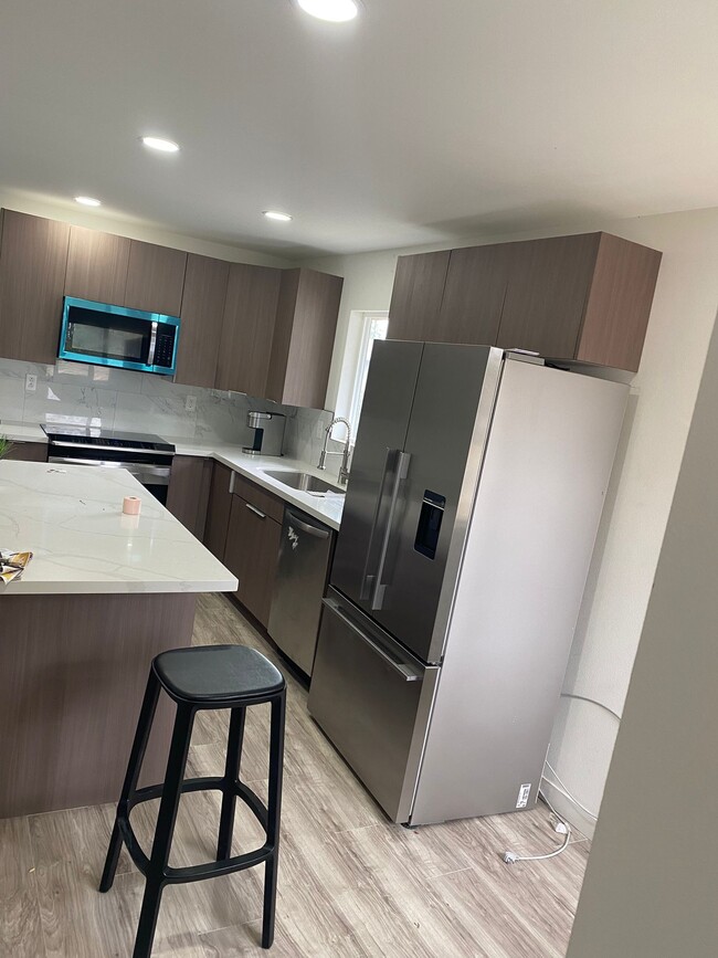 Building Photo - 126 K St NE