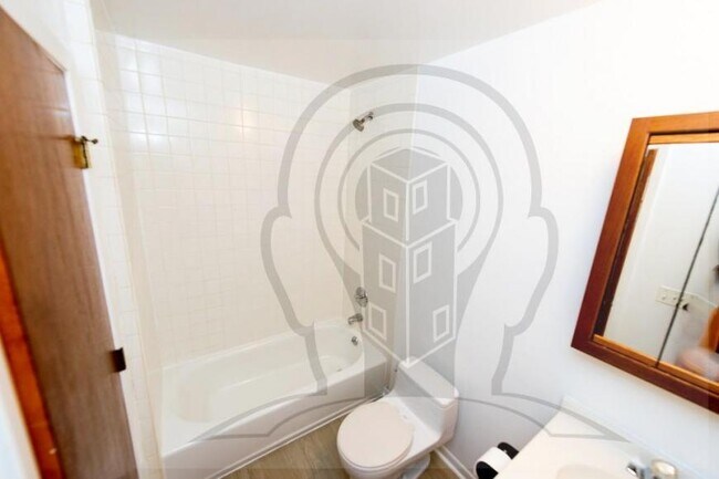 Building Photo - 2 bedroom in CHICAGO IL 60641