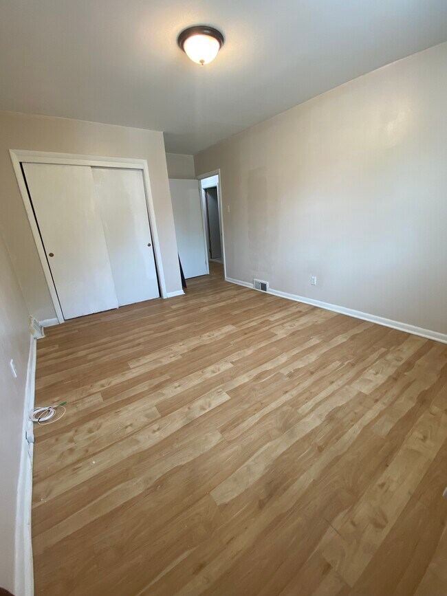 Building Photo - 2638 Daphne Rd