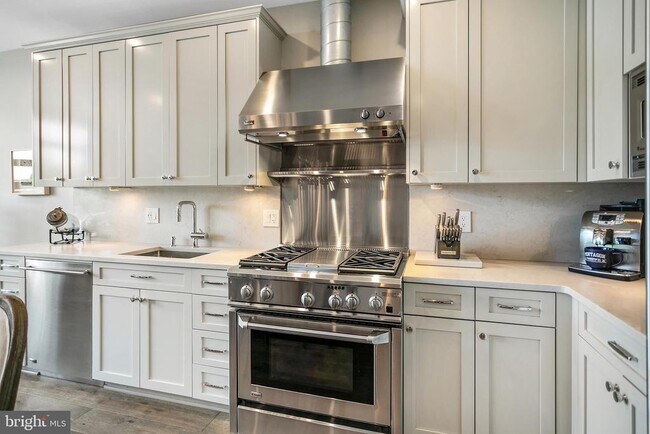 Building Photo - 2125 14th St NW