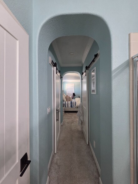 Building Photo - 11 Sola Ct