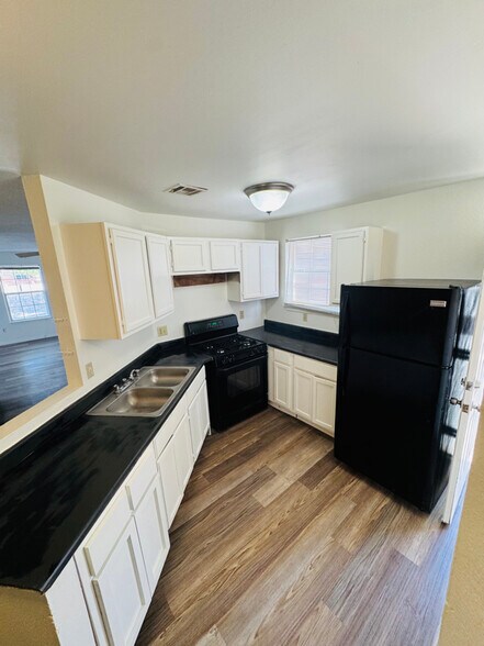 Building Photo - 1141 Ranger St