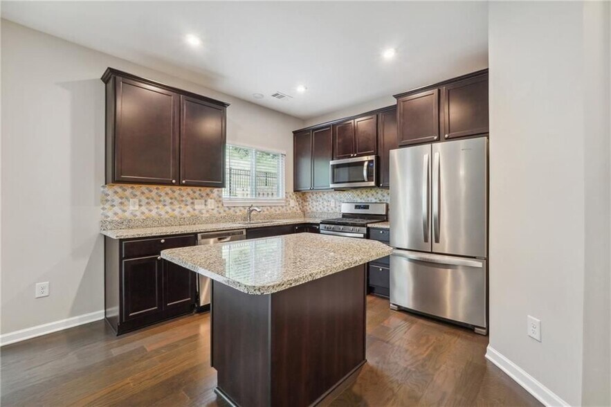 Building Photo - 4981 Bramblewood Cir