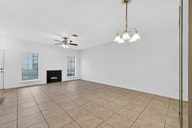 Building Photo - 7395 Regency Square Ct