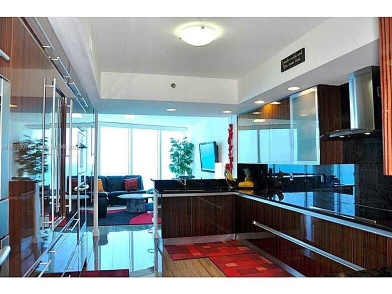 Building Photo - 2711 S Ocean Dr