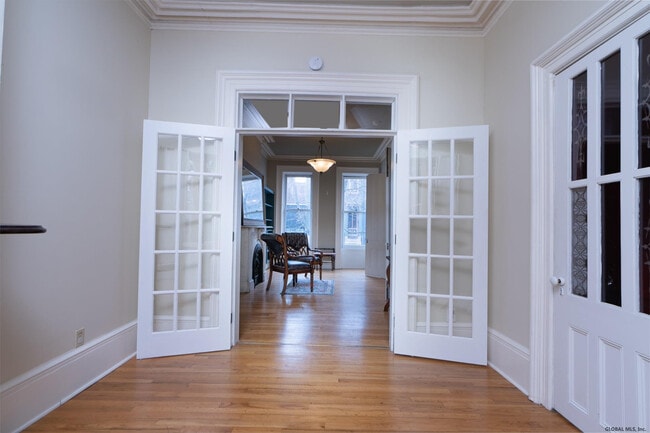 Building Photo - 279.5 Hudson Ave