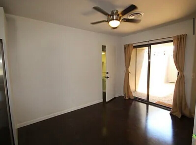 Building Photo - 1480 E Palm Tree Dr