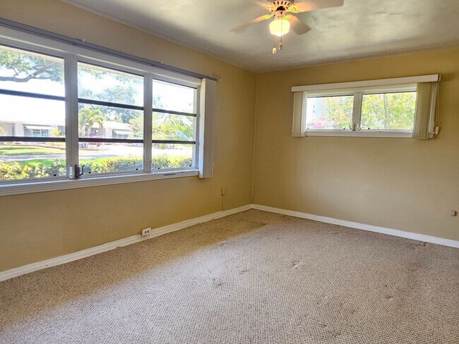 Building Photo - Venice Island – North of Venice Ave - Annual Single Family Home– Minutes from Venice Beach, Mains...