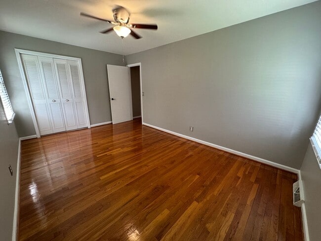 Building Photo - Beautiful 4/3 House with Bonus Room in Wes...
