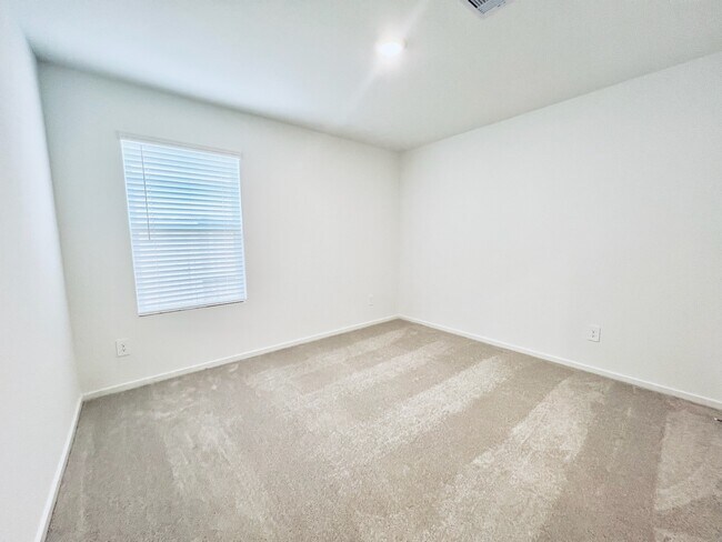 Building Photo - 1379 Diamond Carnation Dr