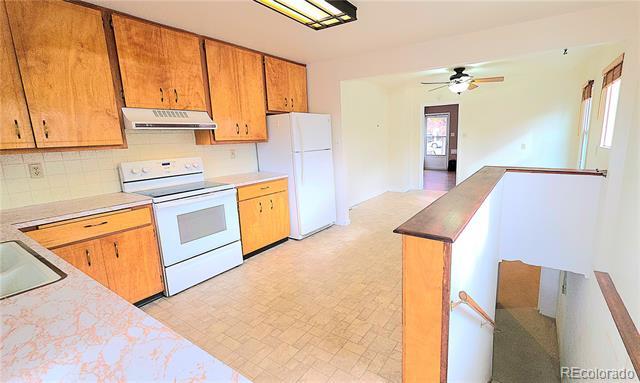 Building Photo - 916 Custer Ave