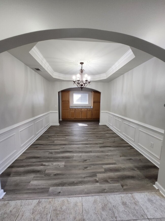 Building Photo - Refreshing Place to Create Memories w/Master on the Main!