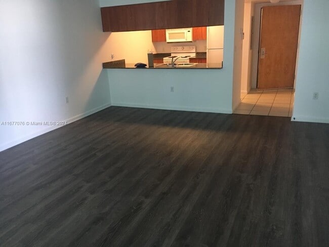 Building Photo - 1200 Brickell Bay Dr