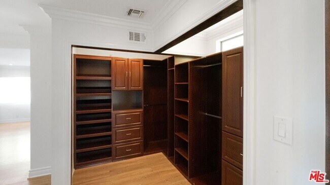 Building Photo - 3446 Alginet Dr