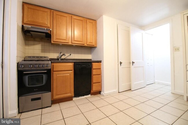 Building Photo - 30 S 22nd St