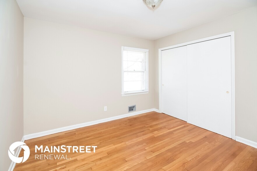 Building Photo - 6120 Longino Dr