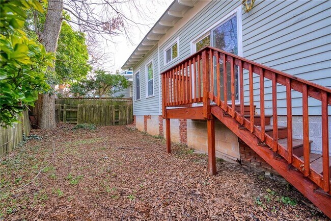 Building Photo - 85 Waddell St NE