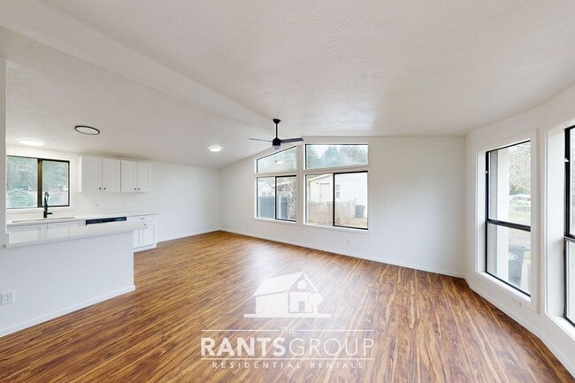 Building Photo - Fully remodeled 2 Bedroom, 2 Bath rambler! Huge Fenced Yard!