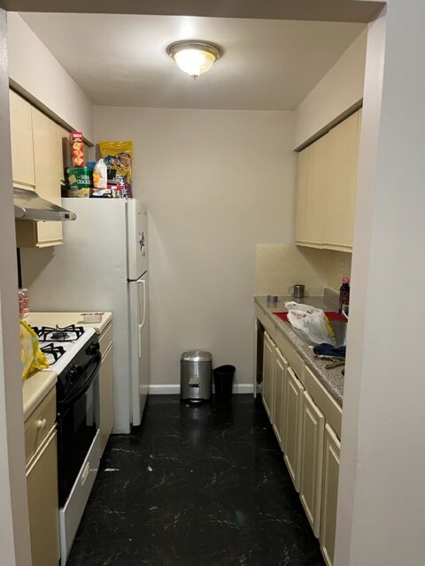 Building Photo - 40-33 97th St