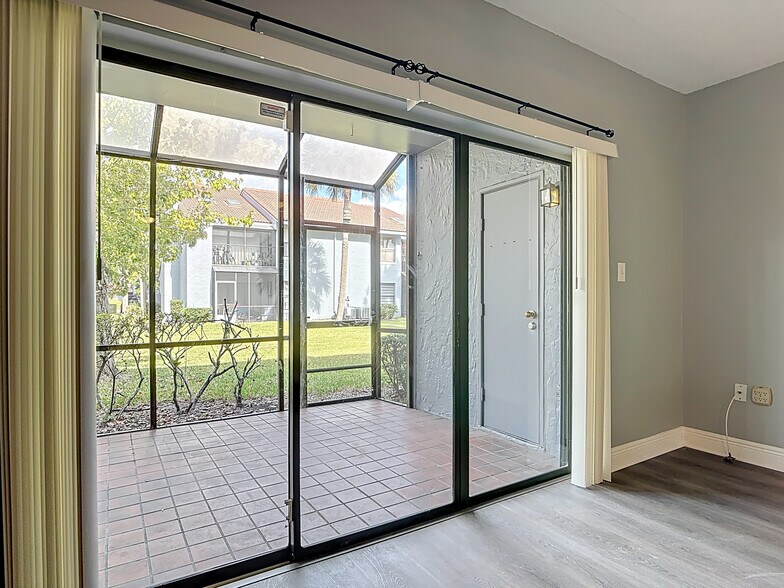 Building Photo - 4711 Capri Plz