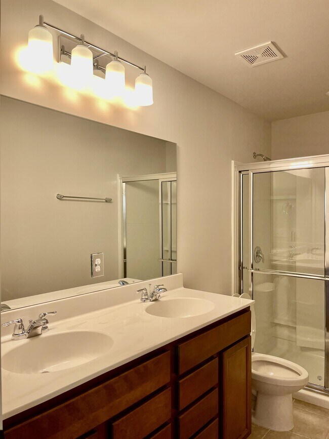 Building Photo - 5899 Wheeler Ridge Rd