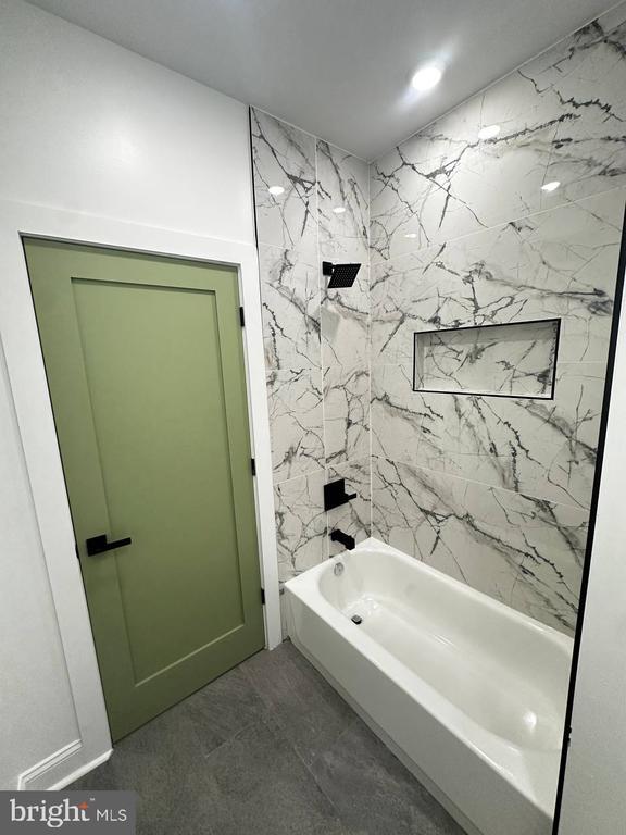 Building Photo - 1229 W Somerset St