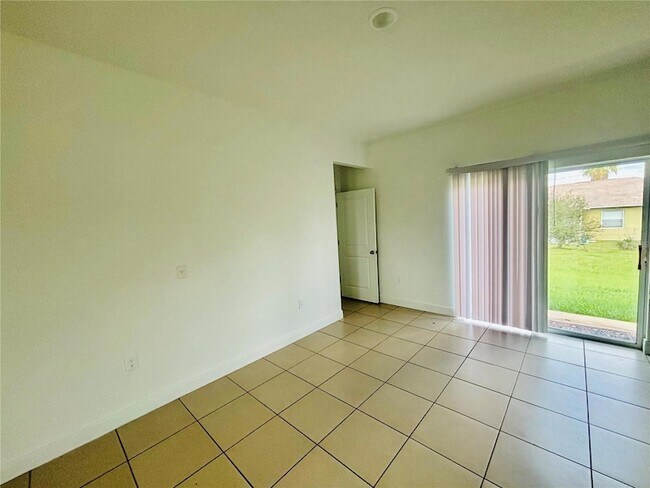 Building Photo - 2679 SW 154th Place Rd