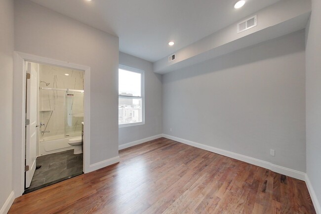 Building Photo - 130 45th St