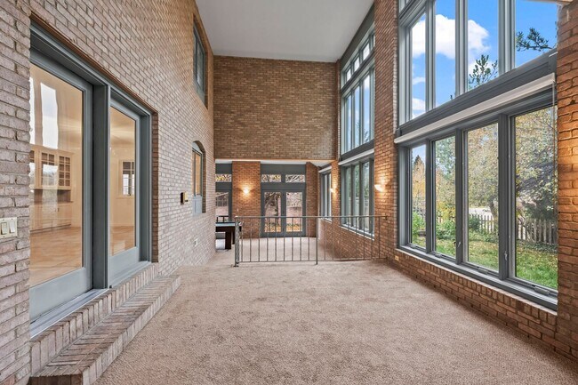 Building Photo - Custom Boulder 4 Bedroom + Finished Basement