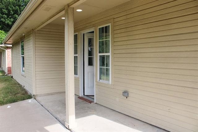 Building Photo - 755 Lakeside Dr