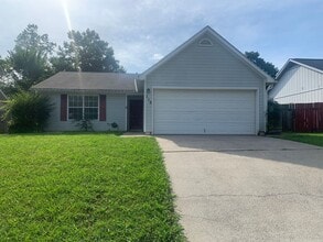 Building Photo - Move-in Ready!