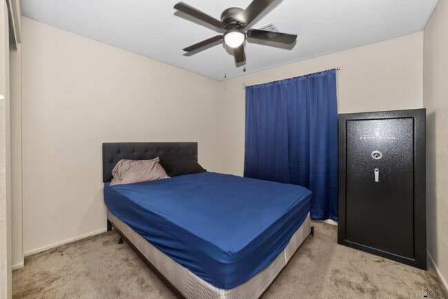 Building Photo - 4330 S Desert Willow Wy
