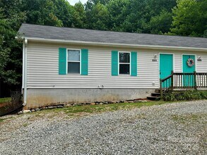 Building Photo - 5591 Wrenn Dr