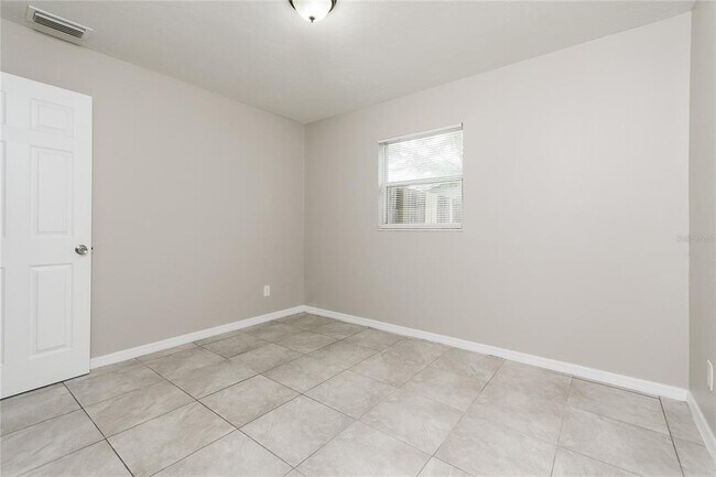 Building Photo - 3201 Bon Air Dr