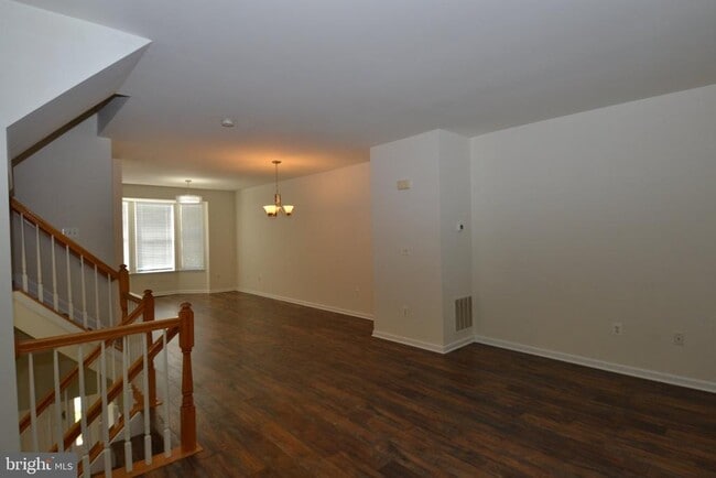 Building Photo - 6340 Demme Pl
