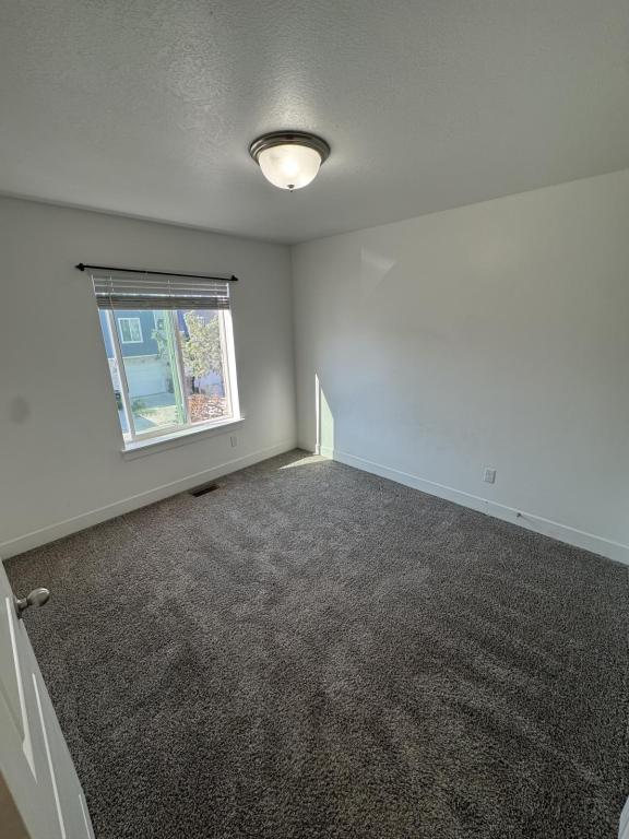 Building Photo - 270 E 1825 N