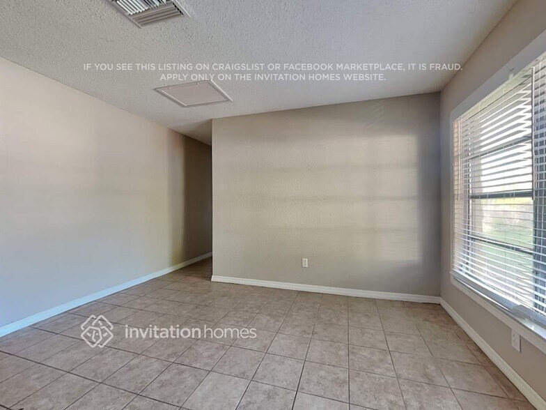 Building Photo - 6417 N Gomez Ave