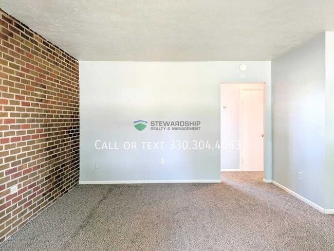 Building Photo - 15251 Lincoln Way W