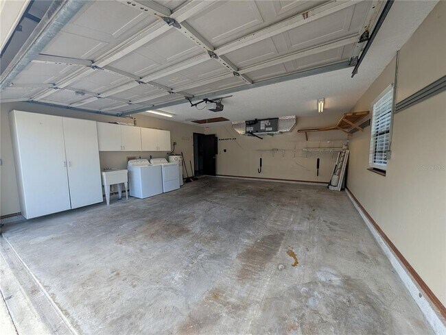 Building Photo - 517 Bearded Oaks Cir