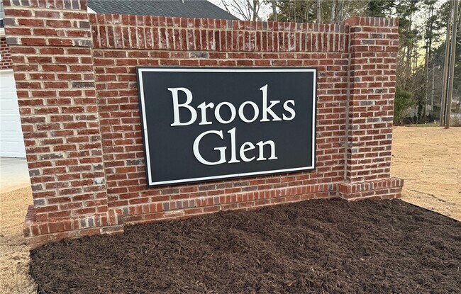 Building Photo - 102 Riggins Ln