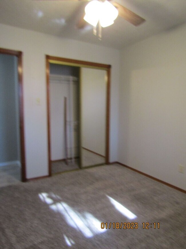 Building Photo - Great Home Located on the Eastside/Sungate...