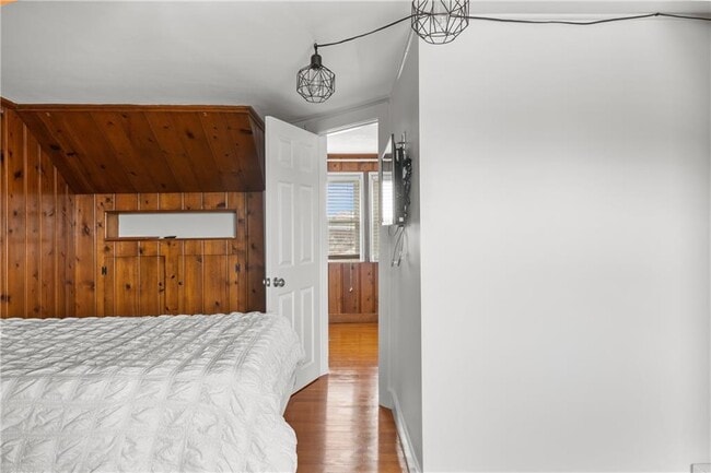 Building Photo - 52 Houston Ave